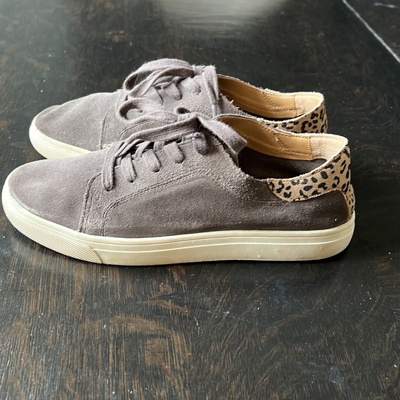 Lucky brand gray suede leopard back trim sneakers - Picture 3 of 4